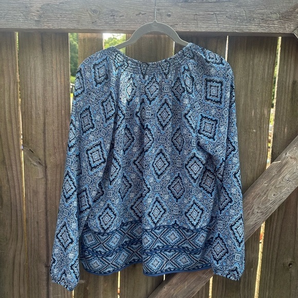 Gap Blue Geometric Patterned Smock Neck Tassel Tie Neckline Loose Fit Blouse - Picture 7 of 7